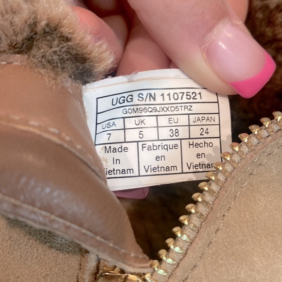 Beige UGG Boots - Women’s Size 7 - Picture 8 of 9
